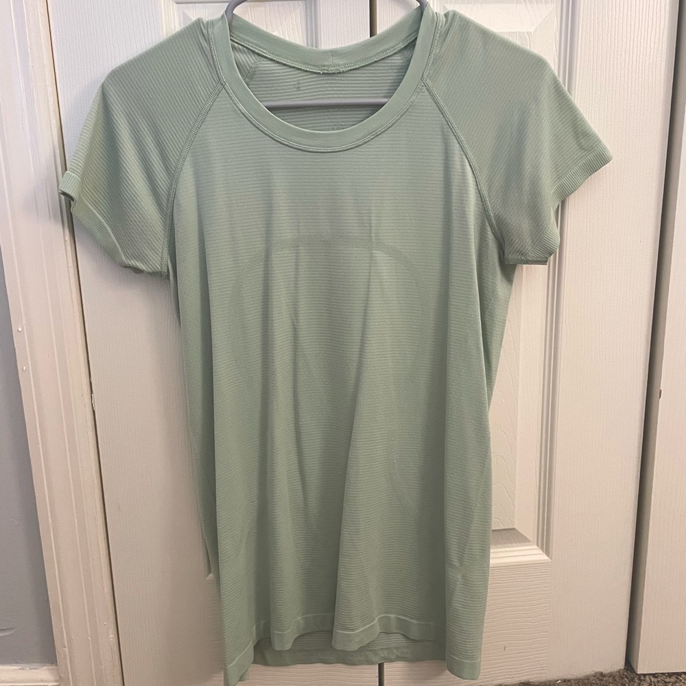 Lululemon short sleeve swiftly tech